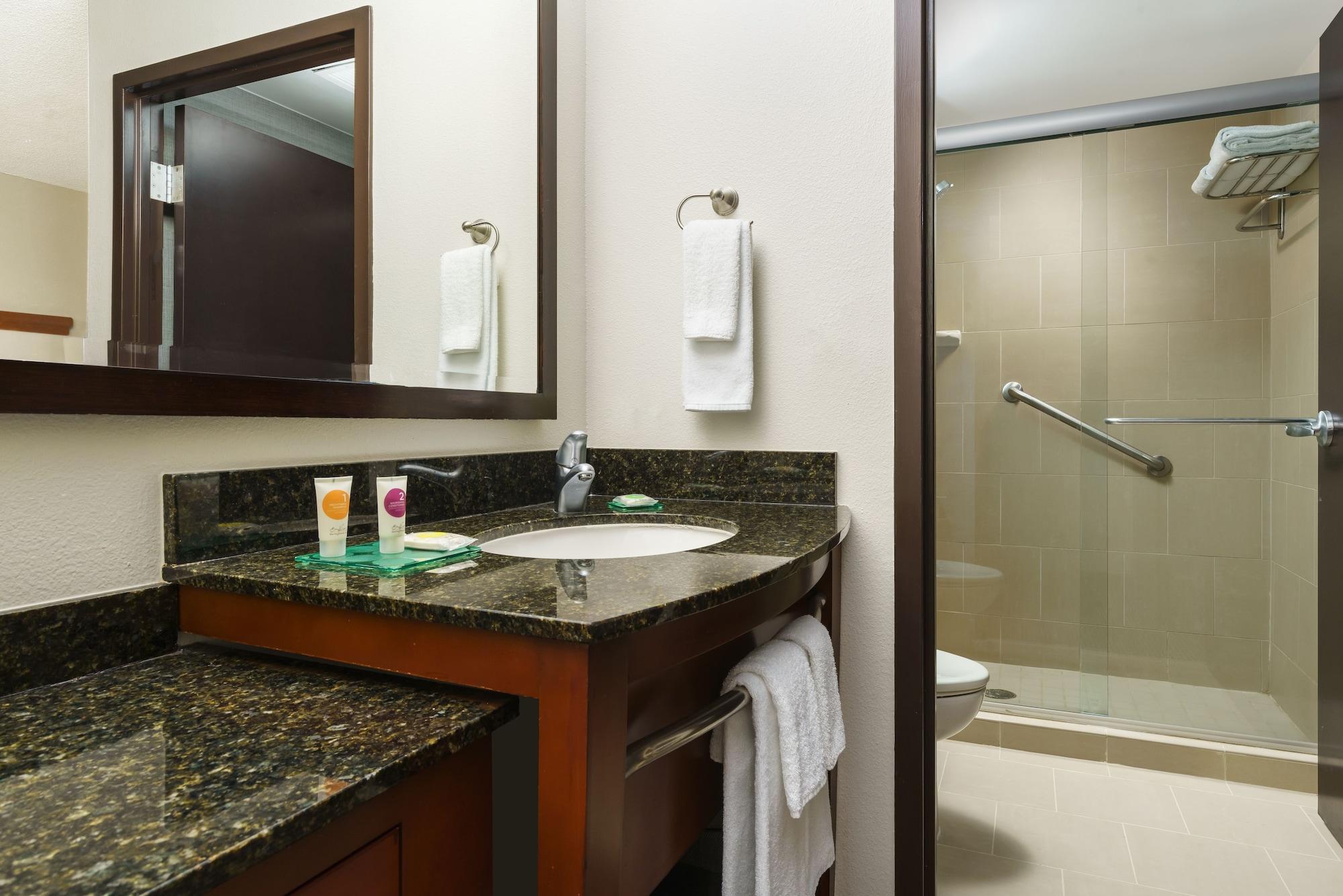 Hyatt Place Fort Lauderdale Airport/Cruise Port Dania Beach Exterior photo